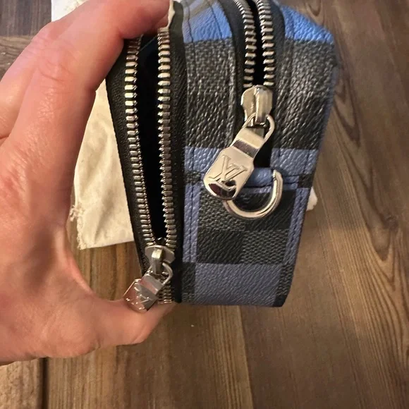 Louis Vuitton Blue and Black Limited Edition Crossbody/Shoulder Bag - Picture 6 of 11